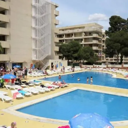 Con Piscina En Apartment