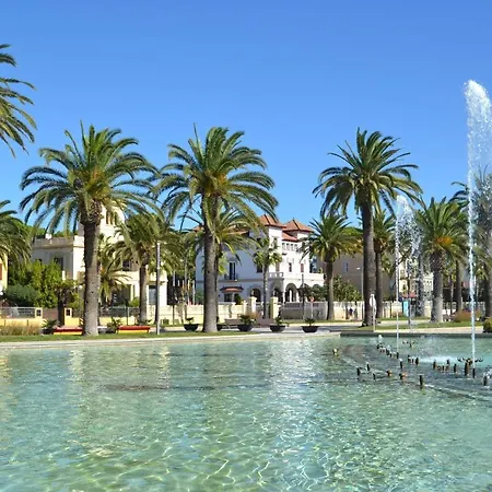 Con Piscina En * Salou
