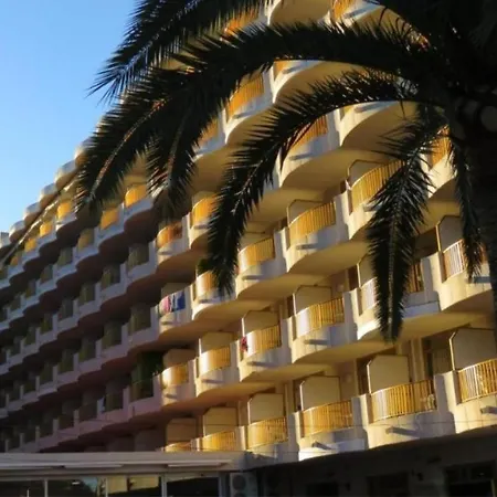 Apartament Con Piscina En *
