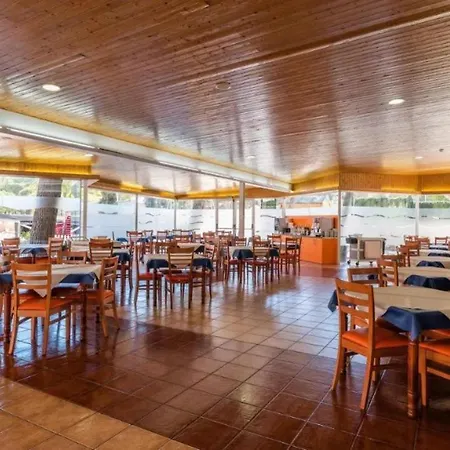 Apartament Con Piscina En *